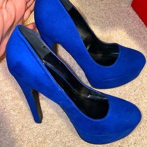 Never worn blue toe in heels 5’